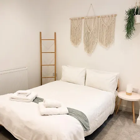 Ground Floor Couples Retreat *